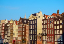 建筑物,建筑物頂層平臺廣告設(shè)施作業(yè)的危險等級