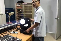 搖頭燈控制器搖頭編程搖頭燈結構工程師