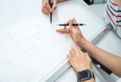 一級(jí)建造師建筑專業(yè)一年能掙多少？