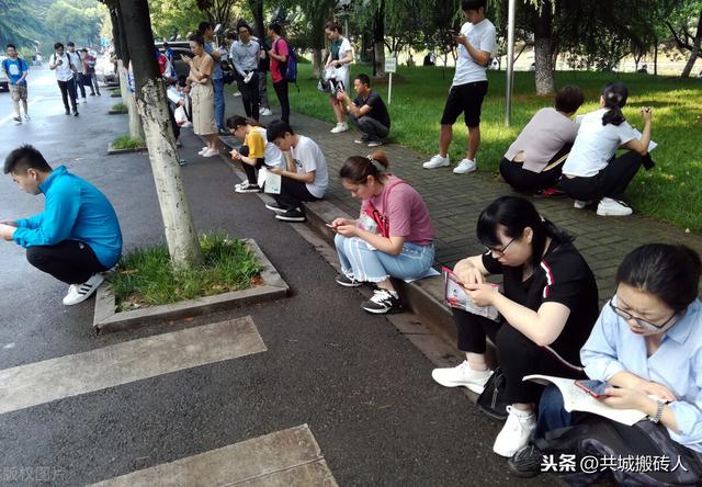 二建一年能掙10萬(wàn)嗎？考個(gè)二建能衣食無(wú)憂嗎？  第2張