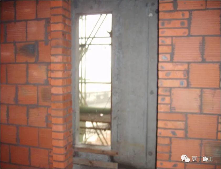 二次結構施工質量如何控制?就看這些細部及節(jié)點做法! 第18張 二次結構施工質量如何控制?就看這些細部及節(jié)點做法! 第18張