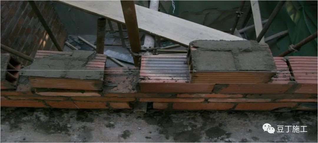 二次結構施工質量如何控制?就看這些細部及節(jié)點做法! 第23張 二次結構施工質量如何控制?就看這些細部及節(jié)點做法! 第23張