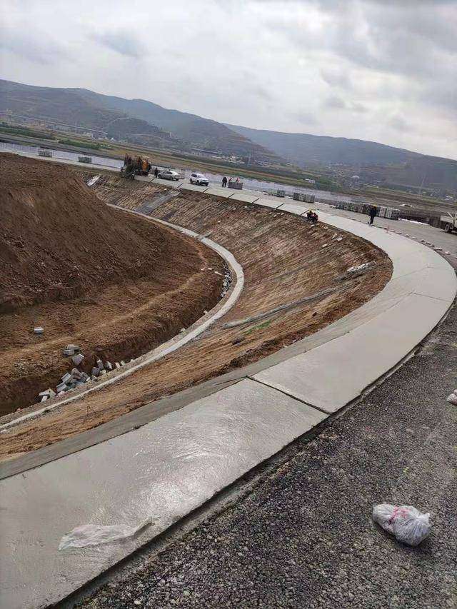 高速公路路肩和應急車道有什么區別,高速公路路肩 第1張 高速公路路肩和應急車道有什么區別,高速公路路肩 第1張