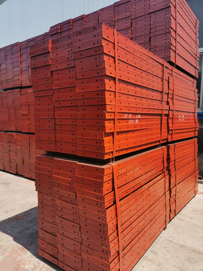 鋼框膠合板模板的組配面板宜采用什么布置鋼框膠合板模板  第1張