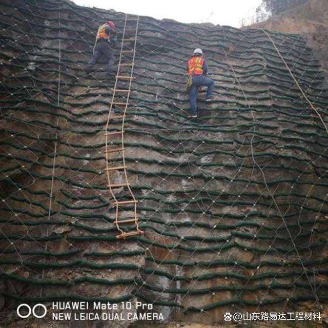 邊坡防護(hù)綠化邊坡防護(hù)綠化中噴射植草灌的可行性 第2張 邊坡防護(hù)綠化邊坡防護(hù)綠化中噴射植草灌的可行性 第2張