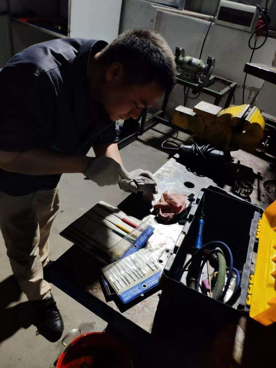 包含模具結構工程師怎么考的詞條  第2張